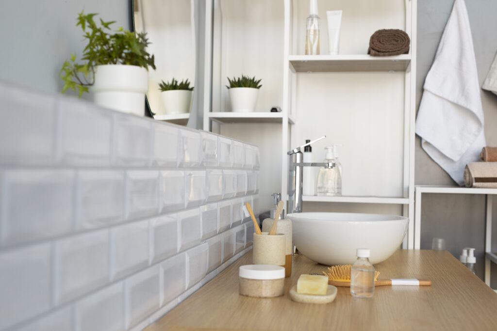 petite salle de bain bien agencée